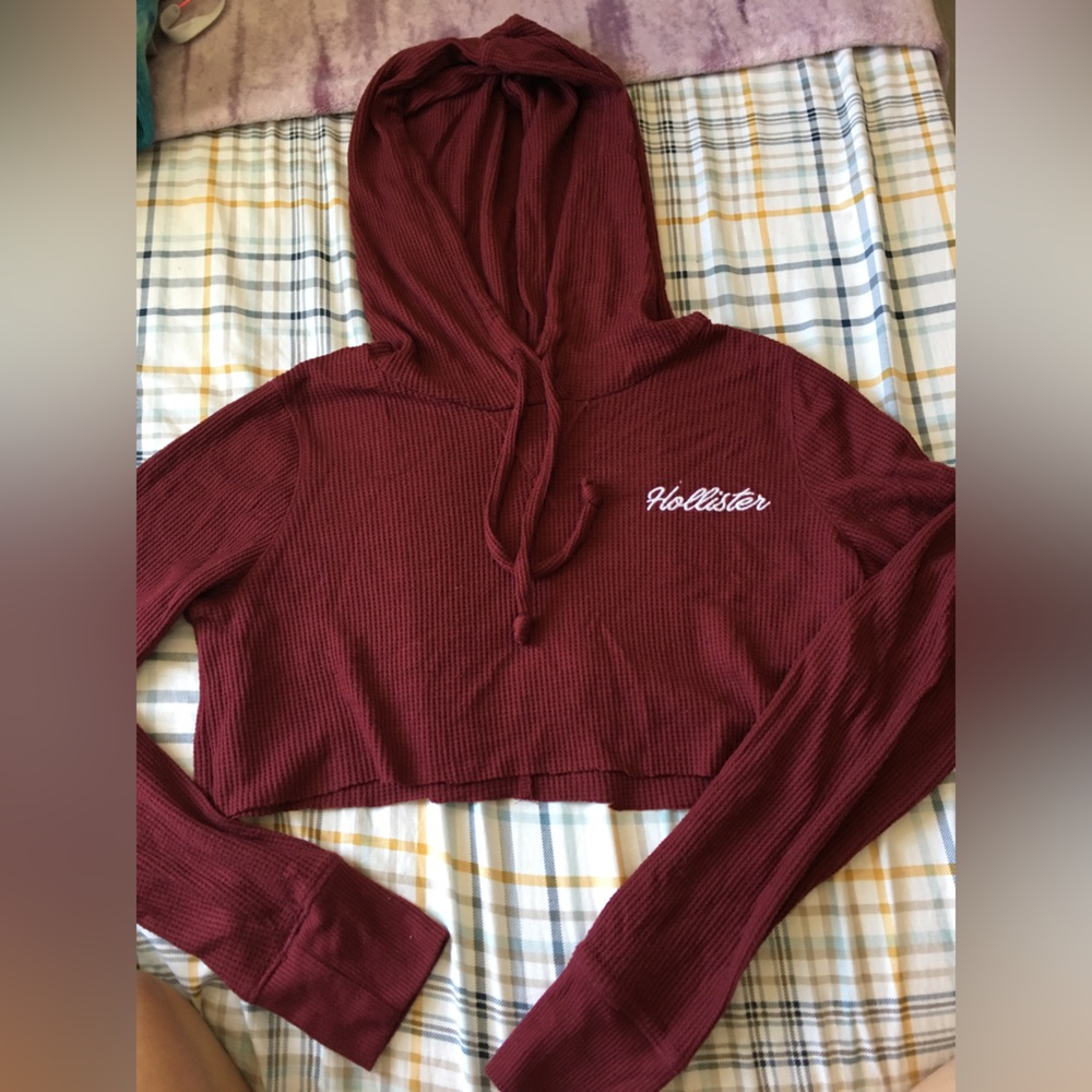 Superrr soft Hollister thermal cropped hooded tee